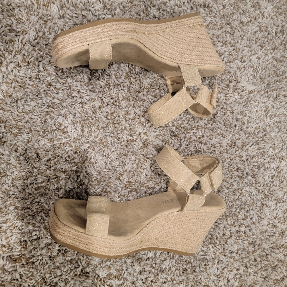 Comfy Wedges - Picture 5 of 5